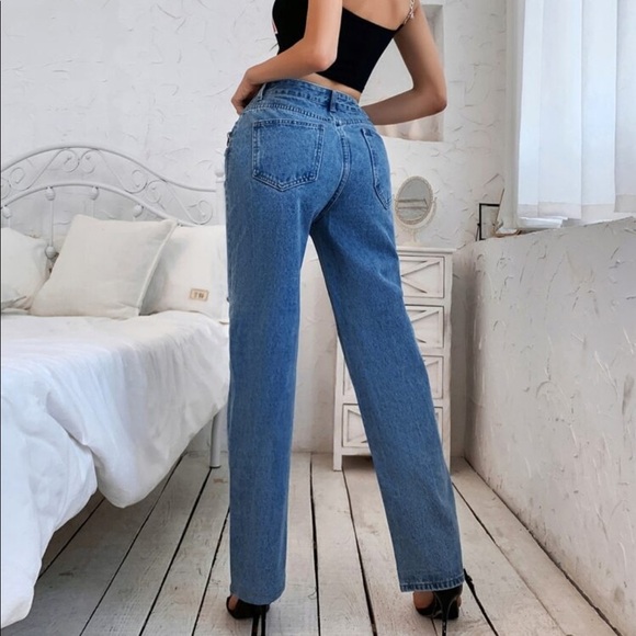 NEW! SOLD OUT! Blue Straight Leg 90’s Y2K Cut Out Jeans with Chains Size 2​ - Picture 6 of 6